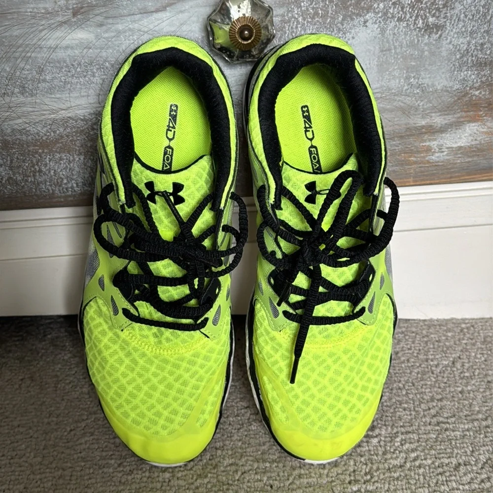 Under Armour Green and Black Sneakers Lightweight Athletic Design - Picture 3 of 8
